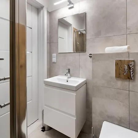 Regle Nocleg ze śniadaniem 3*