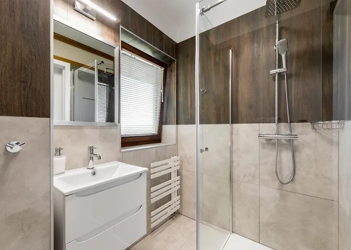 לינה וארוחת בוקר Regle 3*