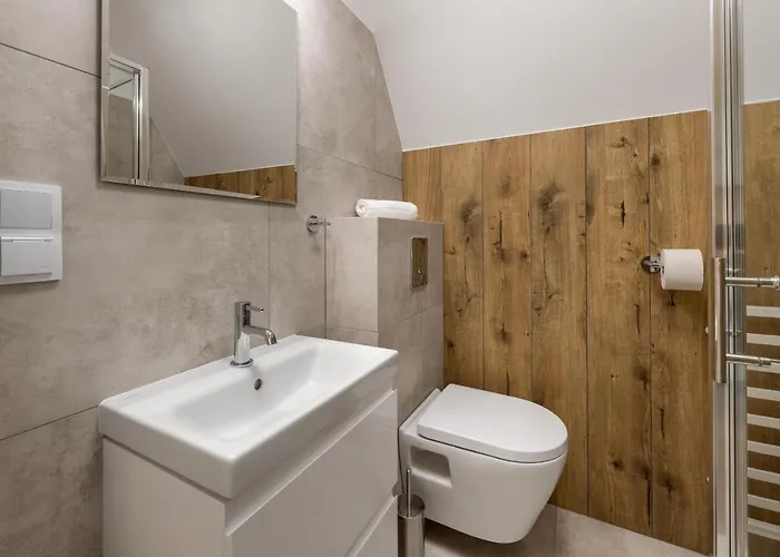 לינה וארוחת בוקר Regle 3*