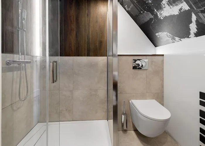 Regle Nocleg ze śniadaniem 3*