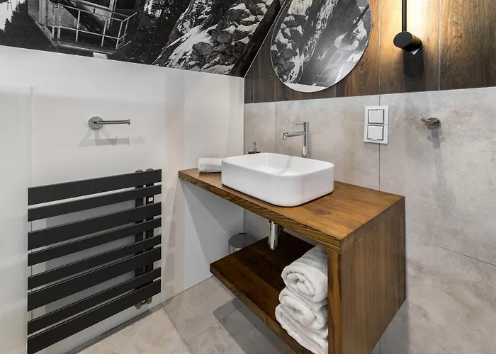 לינה וארוחת בוקר Regle 3*