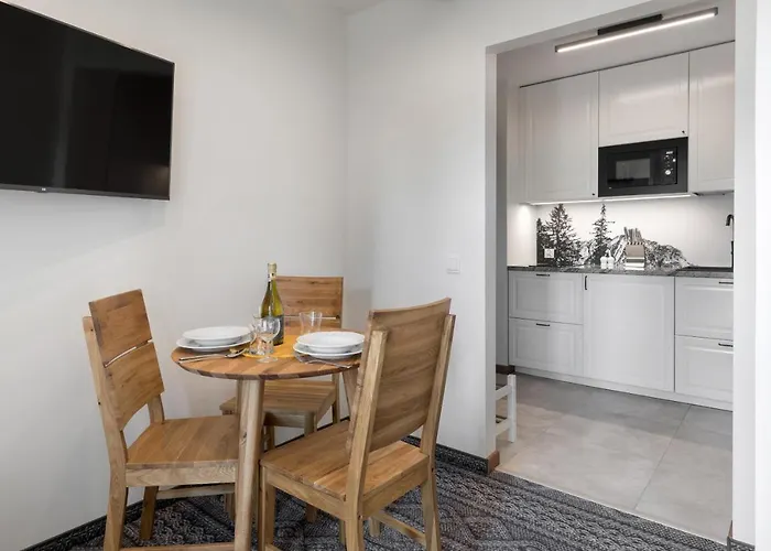 לינה וארוחת בוקר Regle זקופאנה