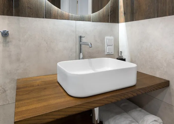 Regle Nocleg ze śniadaniem 3*